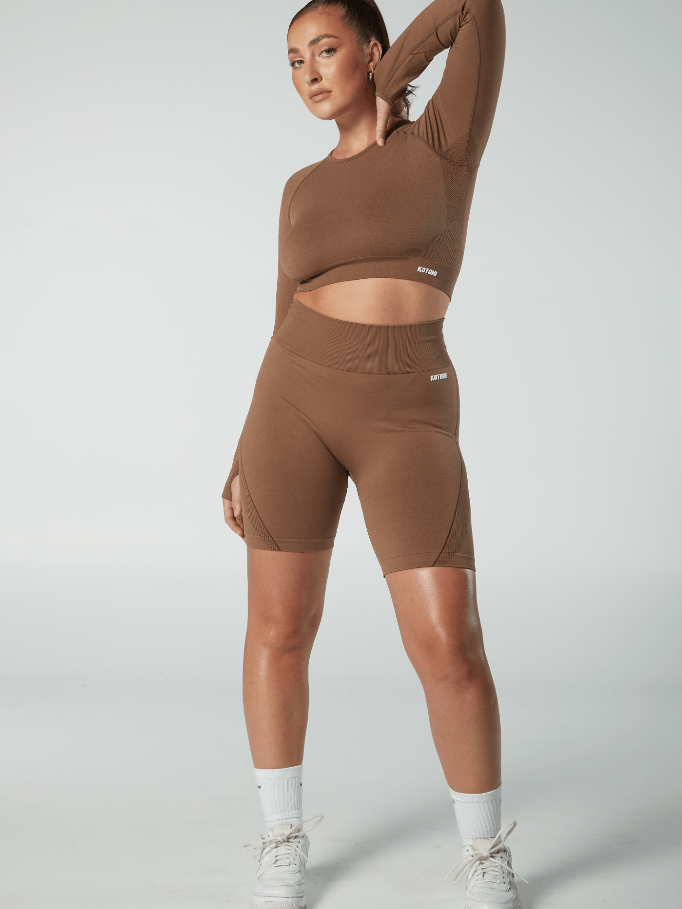 Verve Long Sleeve Crop Top / Coffee - Kotomi Active