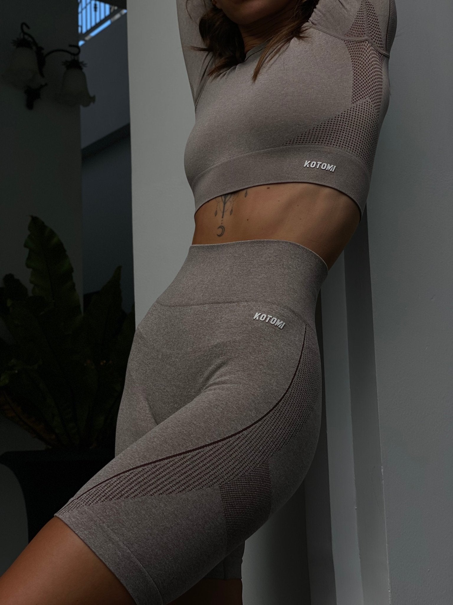 Verve Long Sleeve Crop Top / Sand Marl - Kotomi Active