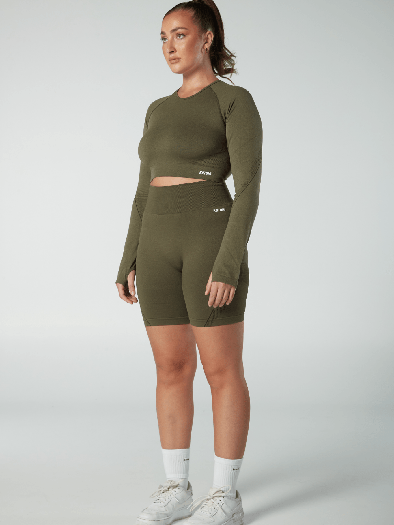 Verve Long Sleeve Crop Top / Olive - Kotomi Active