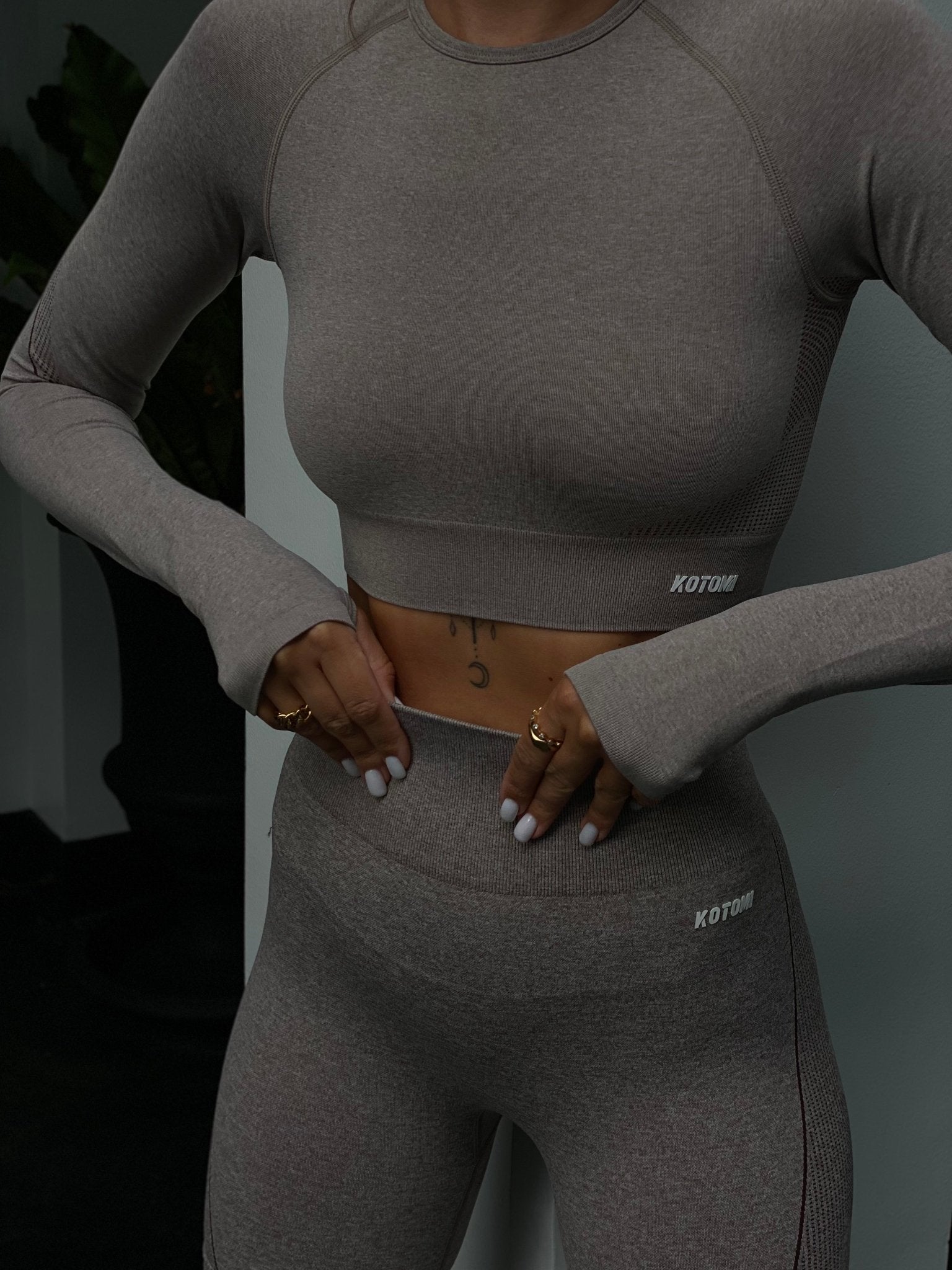 Verve Long Sleeve Crop Top / Sand Marl - Kotomi Active